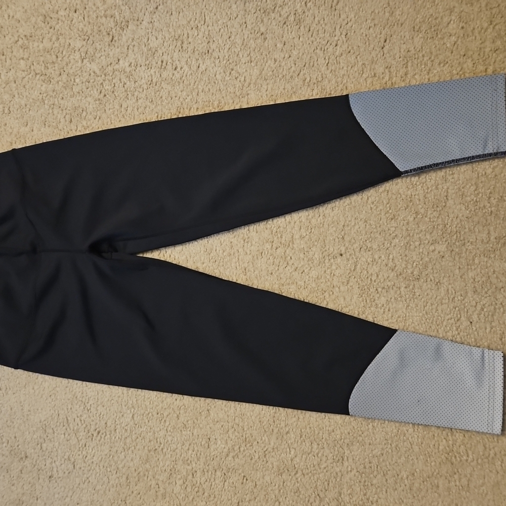 Oiselle Black And Reflective Leggings Sz 10